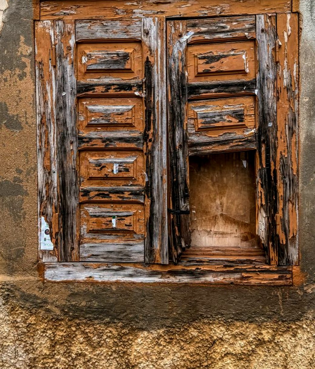 Galerías en Cal y Canto: cómo mirar ventanas, puertas y muros