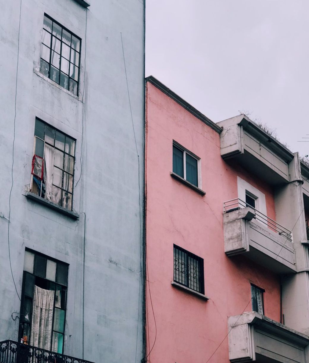 La casa estrecha de Marcela: cómo se mira una vivienda singular