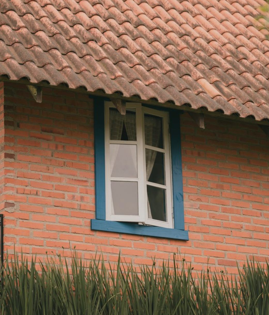 Cómo leer el sistema constructivo de una casa chilena desde la calle